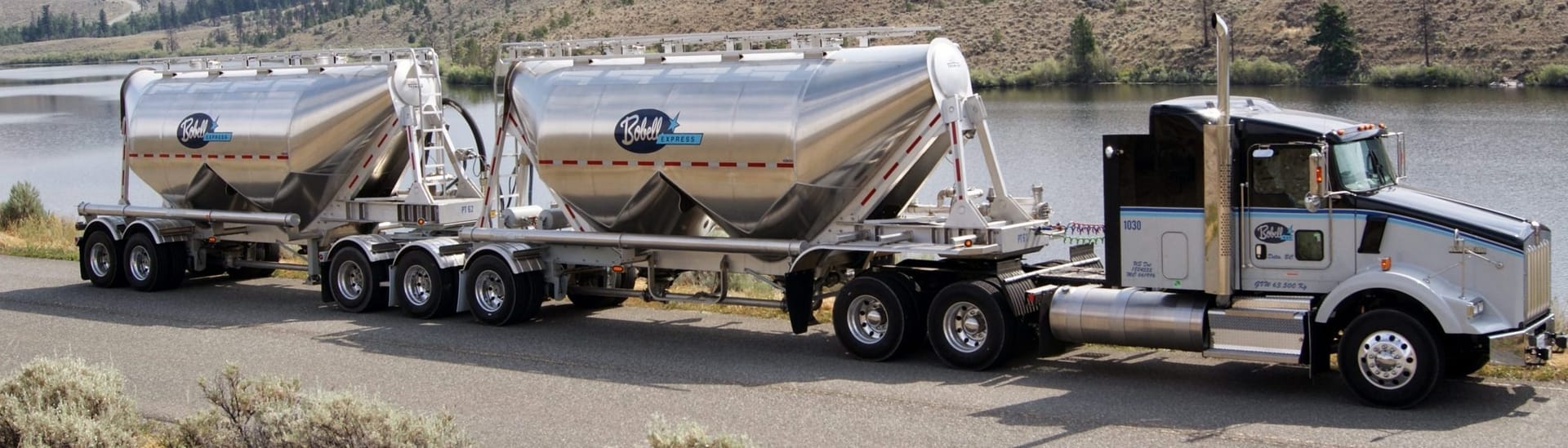 Bobell Express truck with bulk tanker trailer